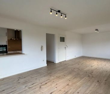 Verzorgd appartement met 2 slaapkamers en garage. - Photo 1