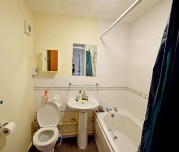 2 bedroom flat to rent - Photo 6