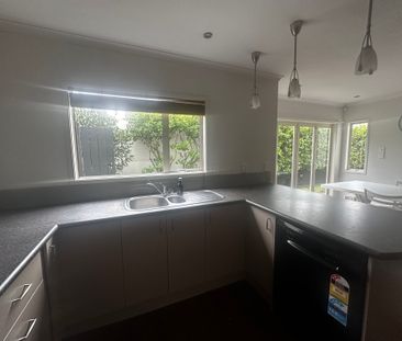 14b Allenby Road, Panmure - Photo 4