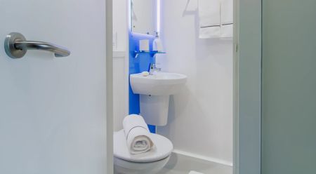 En Suite Cluster 3 Bed - Photo 4