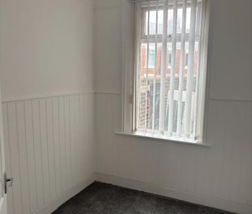 2 bedroom ground floor flat to rent - Photo 6