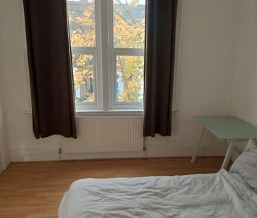 Room in a Shared House, Winslade Road, SW2 - Photo 6