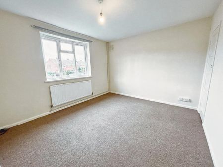 3 bedroom maisonette to rent - Photo 4