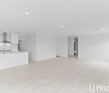 Stunning Beachside Home in Seaside Estate, Madora Bay - Photo 6