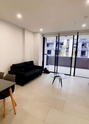 126 Banks Avenue, Sydney - Photo 2