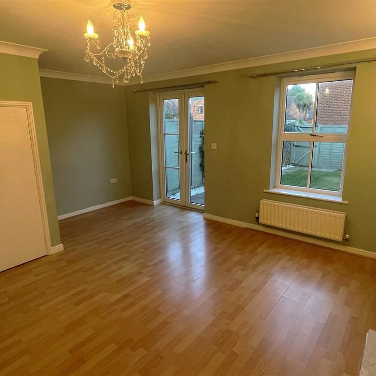 3 bedroom terraced house to rent - Photo 1