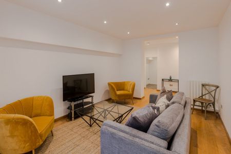 Montagu Square, Marylebone, London, W1H - Photo 2