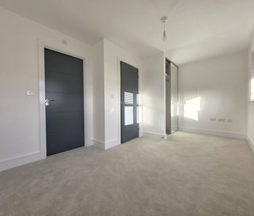 2 Bed Semi Detached House - Photo 3