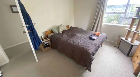 Immaculately presented in great location - Photo 3