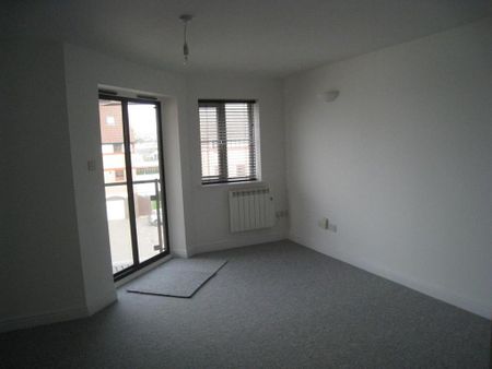 3 bedroom maisonette to rent - Photo 3