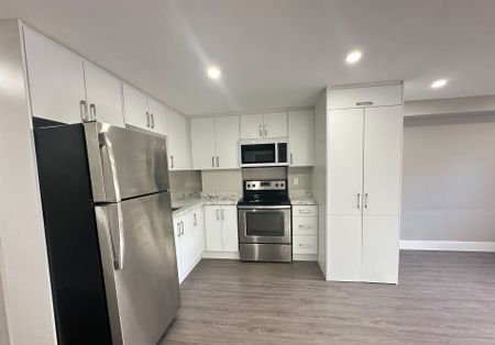 For Lease - 199 Avondale Boulevard Unit# Unit 2, Brampton, Ontario - Photo 4