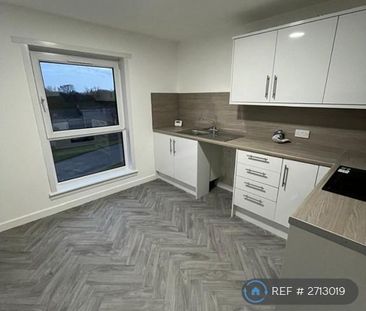 3 bedroom flat to rent - Photo 6