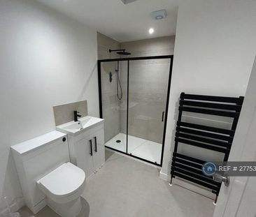 1 bedroom in a house share to rent - Photo 6