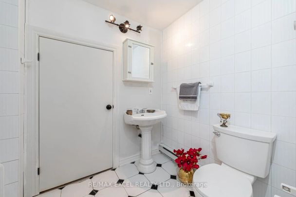 Detached Home For Lease | N9256054 - Photo 1