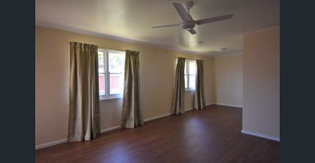 8 Webb Street - Photo 2