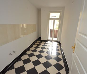 Hochwertig sanierte Altbauwohnung mit Fußbodenheizung und Balkon ! - Photo 3