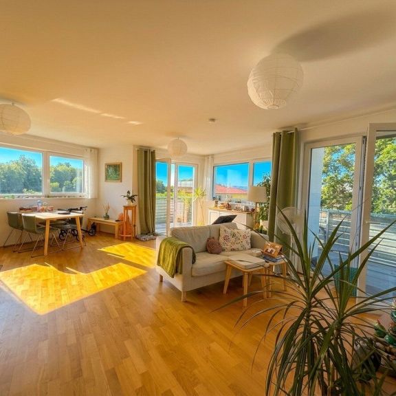 Stilvolle 2-Zi Dachgeschoß-Wohnung mit 2 Balkonen & Garage in Leobersdorf, 67m² - Photo 1