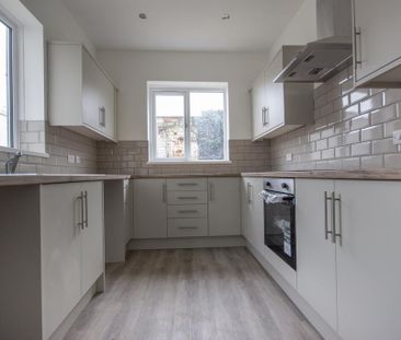 3 bedroom terraced house to rent - Photo 5