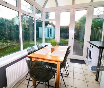 4 bedroom detached house to rent - Photo 5