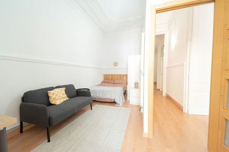 Ronda de Sant Pere, Barcelona, Catalonia 08010 - Photo 2