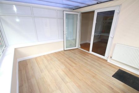 2 bedroom bungalow to rent - Photo 3