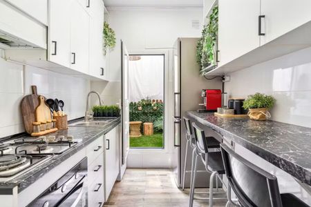 Carrer de Gaiarre, Barcelona, Catalonia 08014 - Foto 4