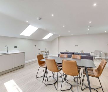 Spacious 2 bedroom first floor apartment in small new build develop... - Photo 2