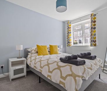 3 bedroom end of terrace house to rent - Photo 1