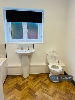 3 bedroom end of terrace house to rent - Photo 1