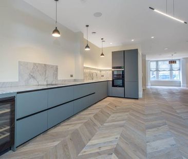 3 bedroom flat to rent - Photo 5