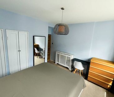 Room in a Shared Flat, Stunning Double Room In South Kensin, SW3 - Photo 2