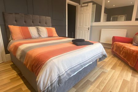 Princes Avenue - Photo 2