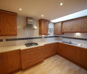 2 bedroom coach house to rent - Photo 6