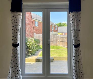 4 bedroom House To Let - Photo 3