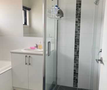 Altona Meadows - Photo 2