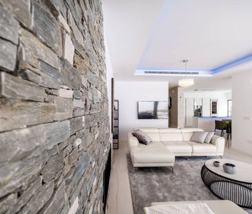 Luxury Villa for rent in San Pedro de Alcántara, Spain - Photo 1