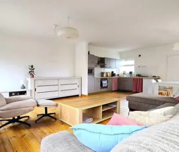 Sfeervol duplexappartement met terras en 1 parking. - Foto 1