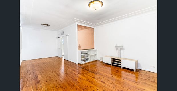 Full brick family home nestled in peaceful street - Photo 1