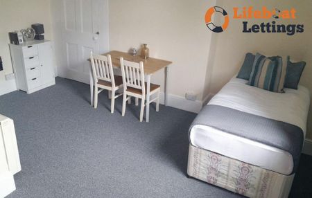1 bedroom in a house share to rent - Photo 3