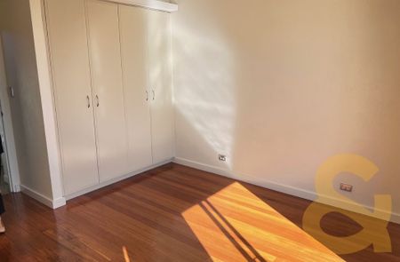EXECUTIVE THREE BEDROOM TOWNHOUSE - Photo 3