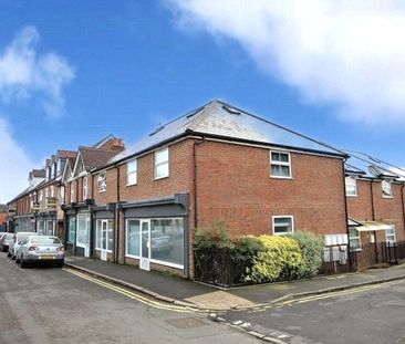 Armstrong Road, Englefield Green, Egham, Surrey, TW20 0RW - Photo 5