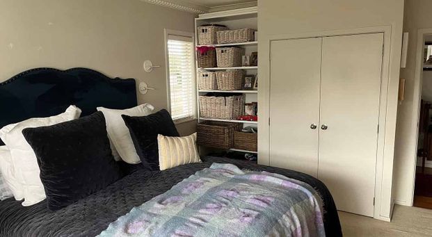 Charming 3BR Onehunga Haven with Garden - Photo 1