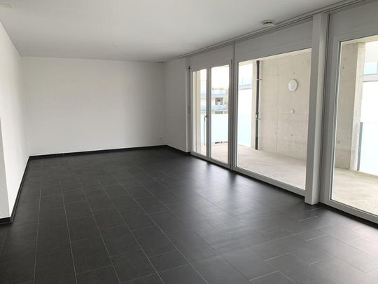 Grosszügige 5.5-Zimmerwohnung mit grossem Balkon - Photo 1