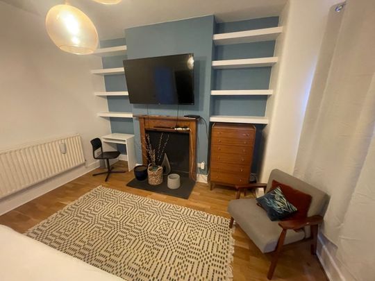 Room in a Shared Flat, Stephendale Road, SW6 - Photo 1