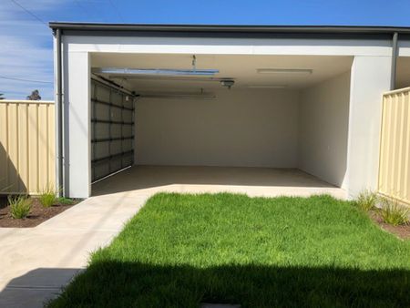 3 Bedroom Family Home in Munno Para West - Photo 2