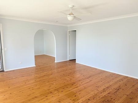 3 Bedroom House in the Heart of The Entrance - Photo 4