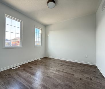 For Lease - 7 Moss Drive, Markham, Ontario - Photo 4