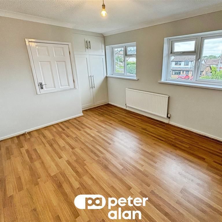 St. Peters Drive, Pontllanfraith, BLACKWOOD - Photo 1