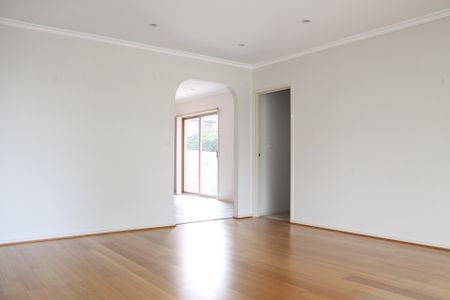 13 Ford Street, Ringwood VIC 3134 - House For Rent | Domain - Photo 2