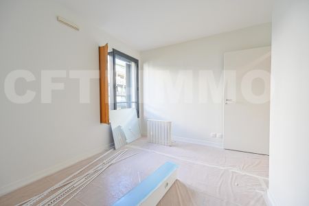 Location Appartement 2 Pièce(s) PARIS 15EME ARR. (75015) - Photo 2